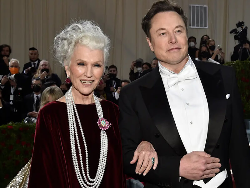 Mẹ của Elon Musk đã cấm ông thi đấu