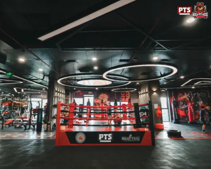 Khu vực sàn đấu boxing tại PTS KICK FITNESS